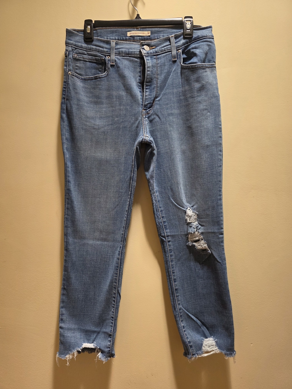 Levi's Women's 724 High Rise Straighf Crop Light Blue Distressed Jean 31x24